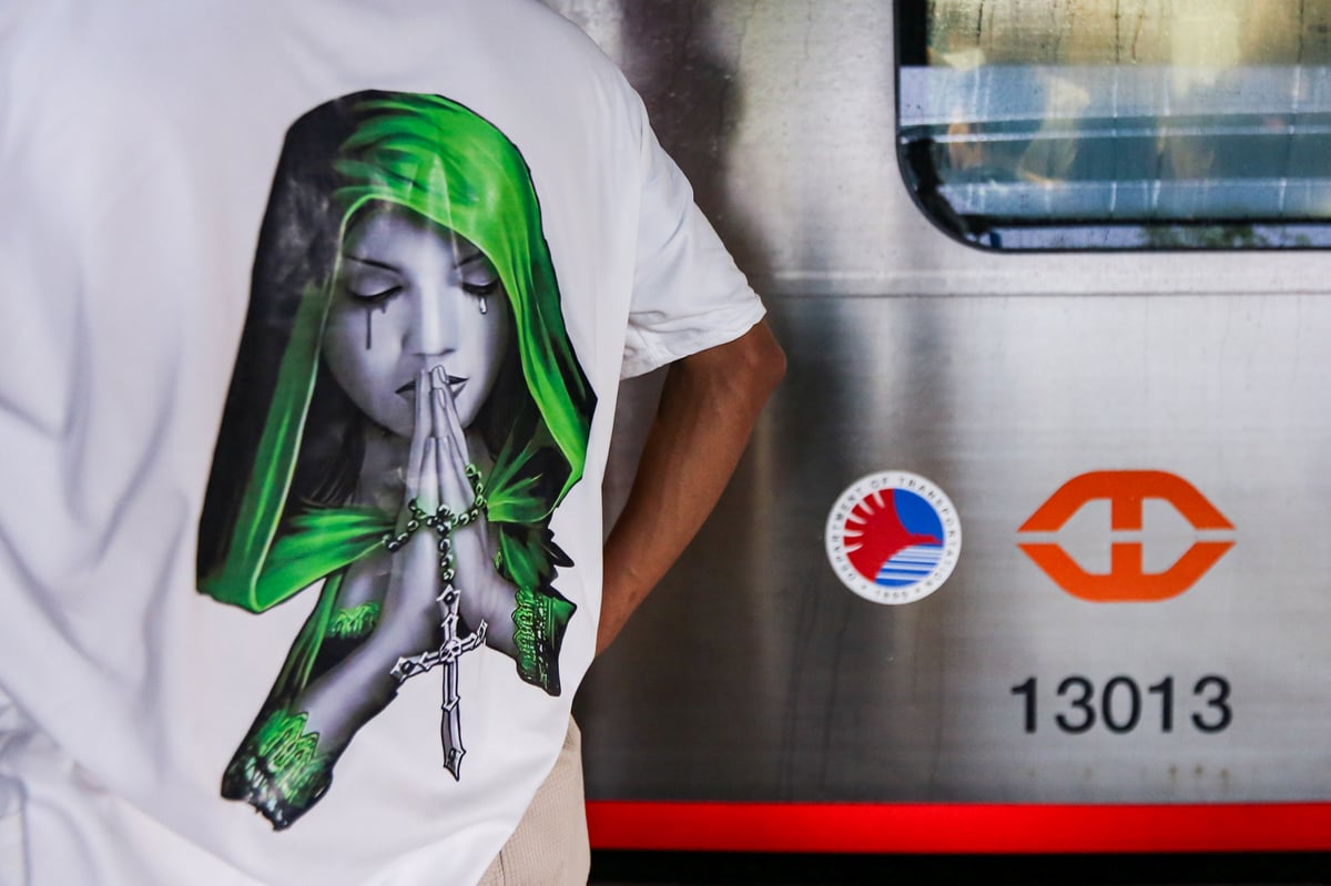 DOTr offers free LRT rides for families under ‘12 Days of Christmas’