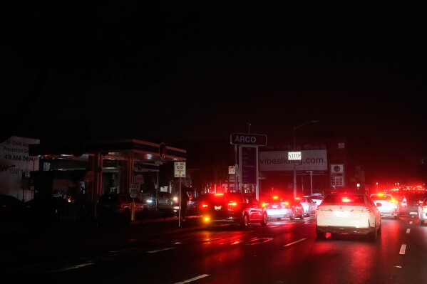 San Francisco hit by electricity outage, leaving 130,000 people without power