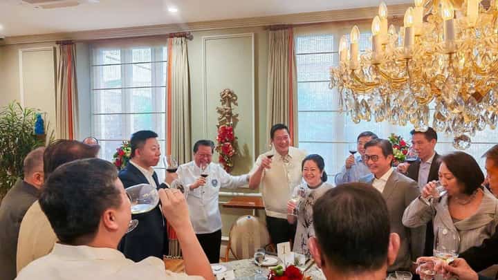 FIRST Lady Liza Araneta-Marcos hosted Chinese dignitaries at the Laperal Mansion last week.