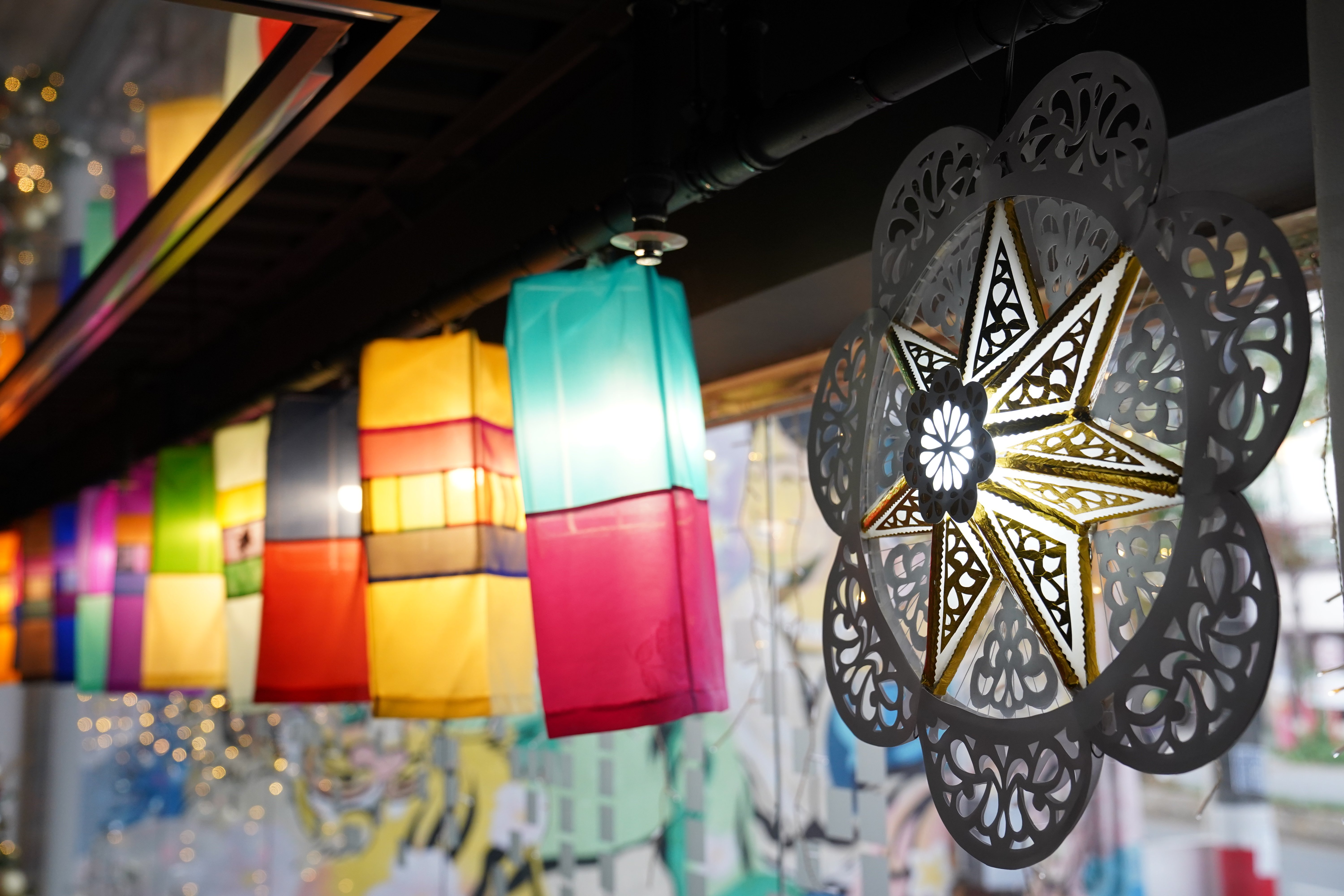 Intercultural interaction through light and craftsmanship: Korean and Philippine lantern displays for the holiday season