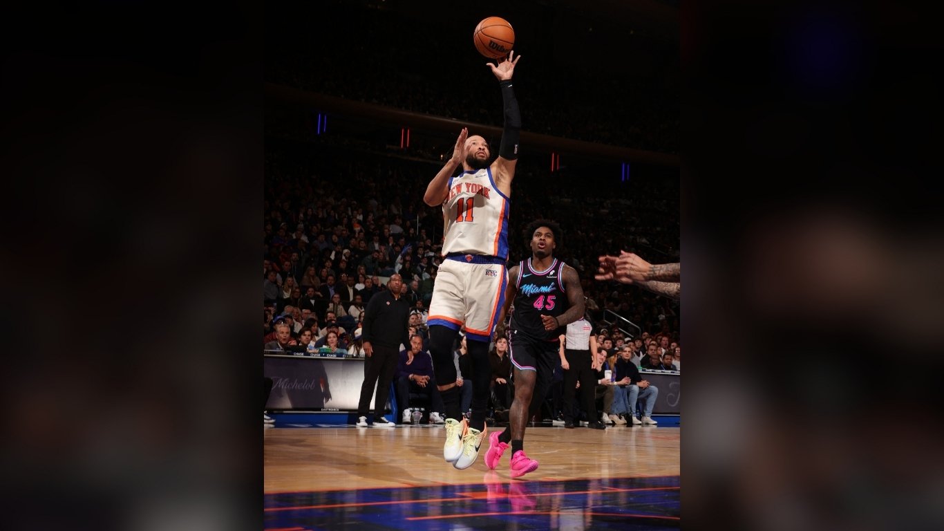 JALEN Brunson puts on a show, dropping 47 points to lead the New York Knicks to a 132-125 win over the Miami Heat in the NBA regular season.