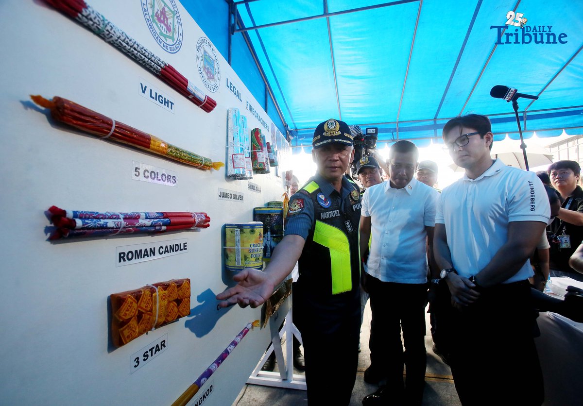 (December 22 2025) Acting PNP Chief PLt. Gen. Jose Melencio Nartatez Jr. with Bulacan Governor Daniel R. Fernando show the legal kinds of firecrackers during the ocular join inspection at fireworks shops at Bocaue, Bulacan a fireworks capital of the Philippines on Monday, December 22, 2025. Photo/Analy Labor