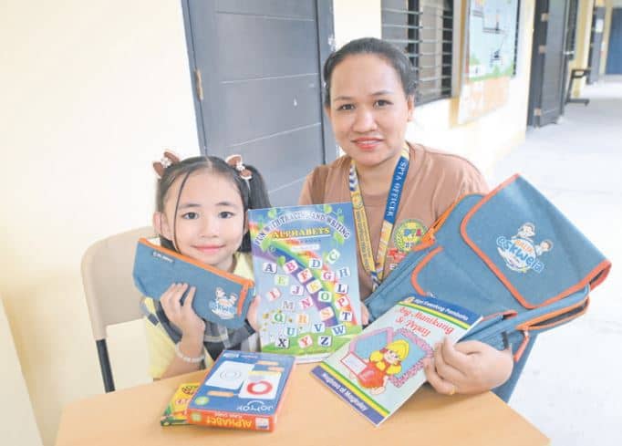 Parent Eurilyn Ricote said students like her daughter can study at home with the tools provided by OMF.