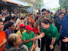 Sara Duterte spends Christmas in Davao, leads family gift-giving