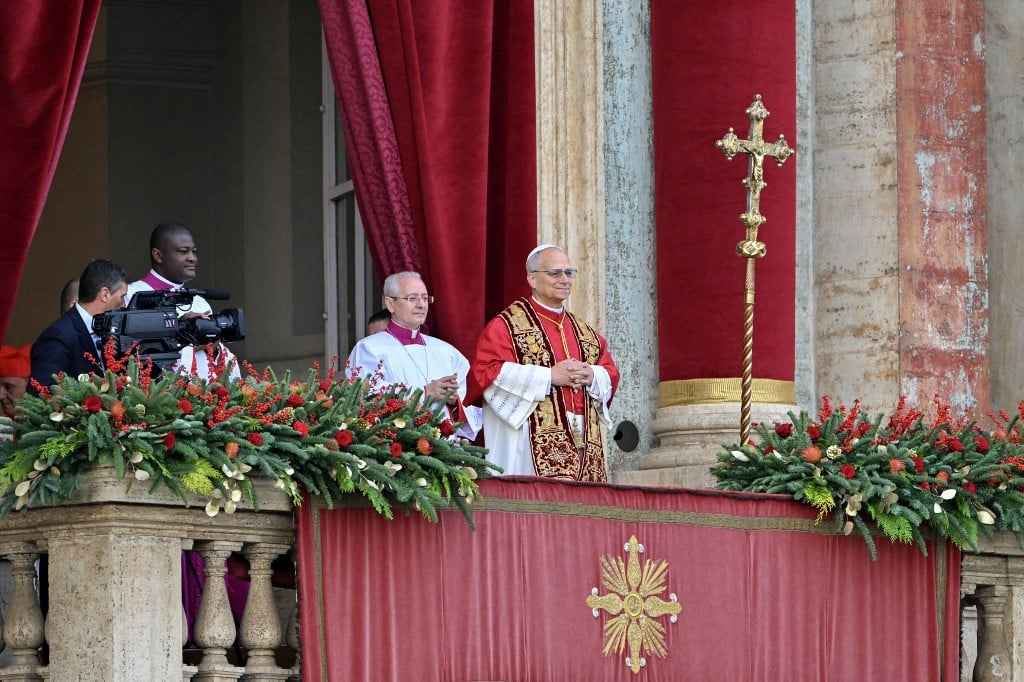 Pope Leo condemns 'open wounds' of war in first Christmas homily