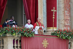 Pope Leo condemns 'open wounds' of war in first Christmas homily