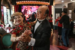 Retirees waltz back to the past 