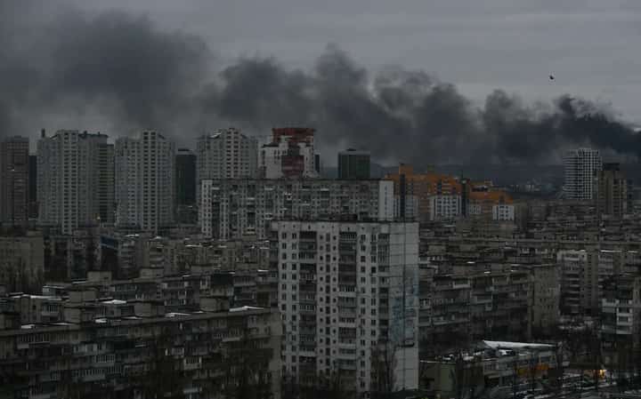 Russian barrage on Kyiv kills one