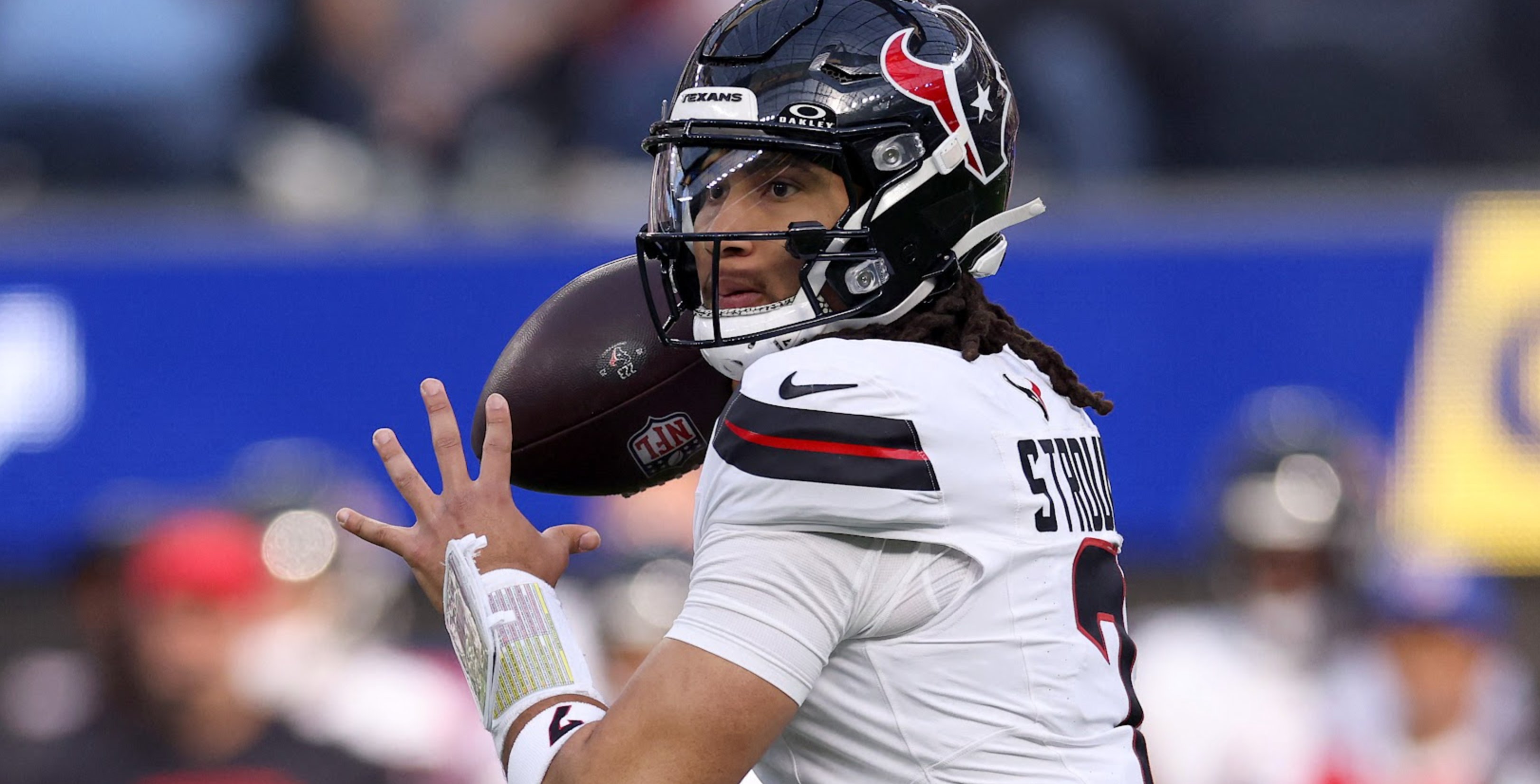 Texans prevail, reach NFL playoffs
