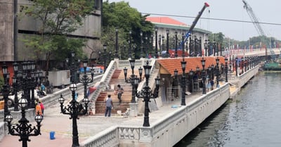 Pasig River comes alive for Christmas