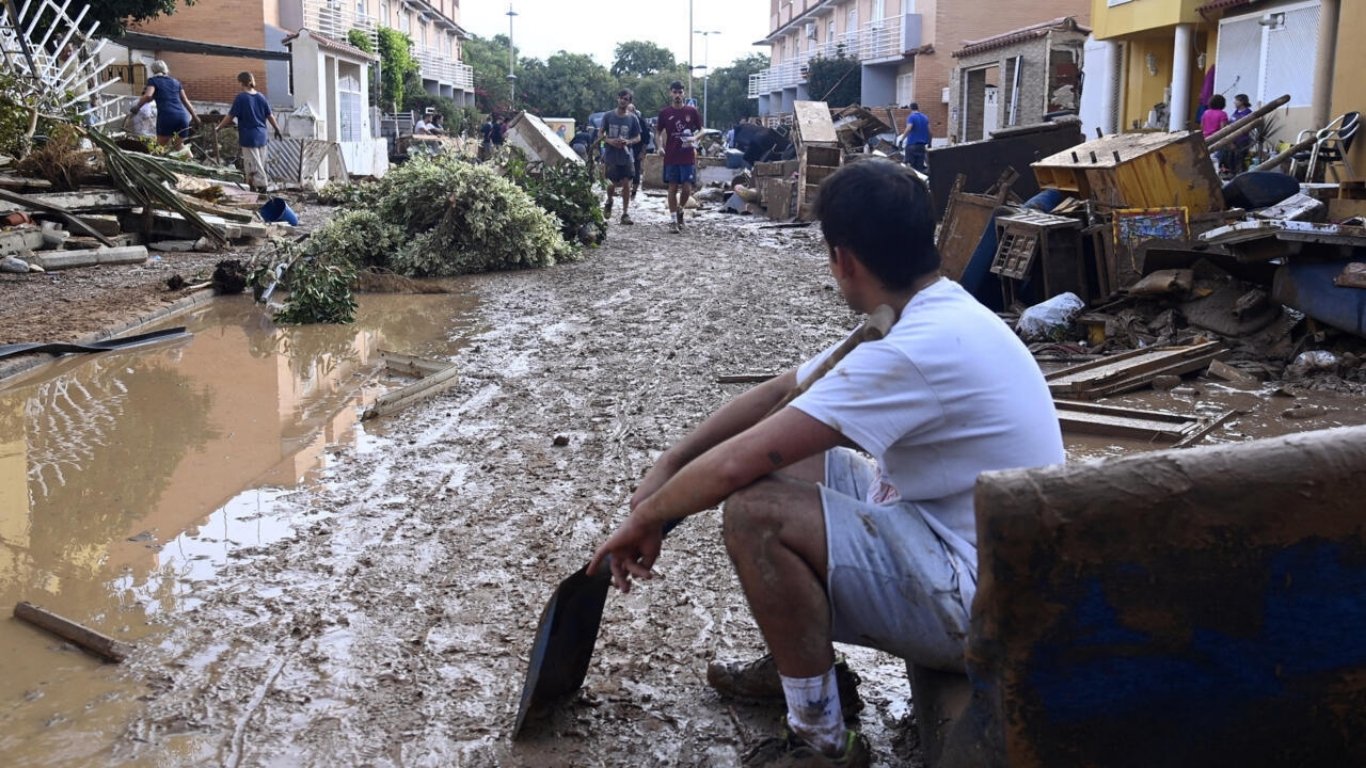 Flood search yields second body