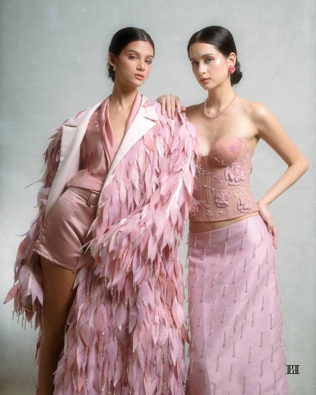 VISIONS in pink.