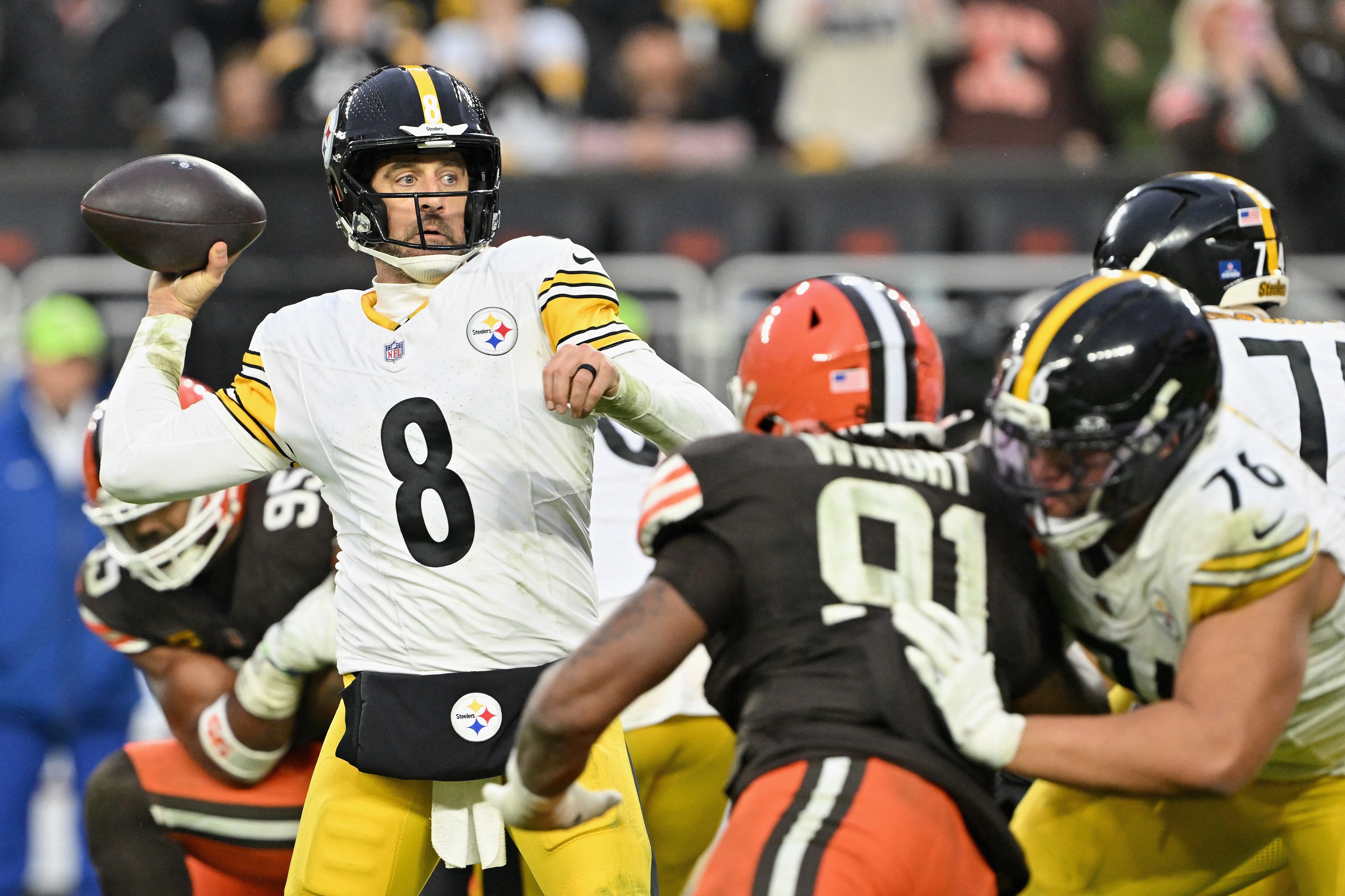 Steelers, Panthers clash for playoff spot