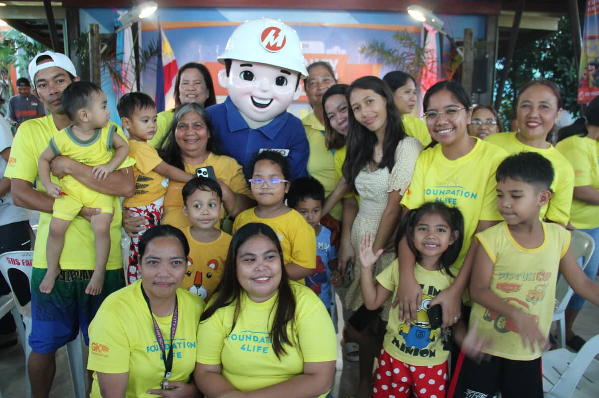 EMPOWERING communities in Rizal. OMF, with the help of Meralco Cainta Business Center and Meralco Pasig Sector and the municipal government has energized 30 low-income households in Rodrigo Compound in Barangay San Juan in Cainta, Rizal through its Household Electrification Program.