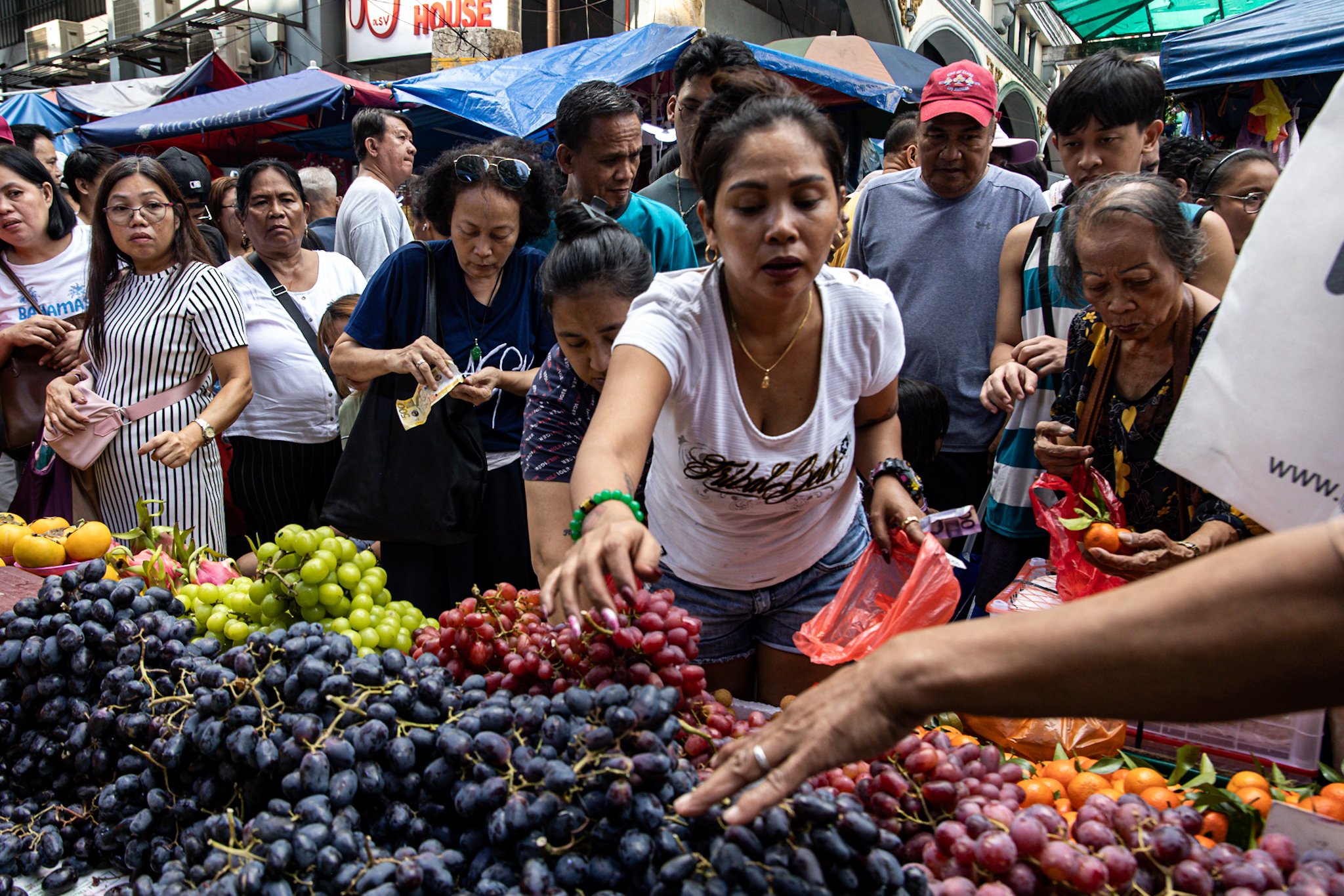 Round fruits popular ahead of New Year