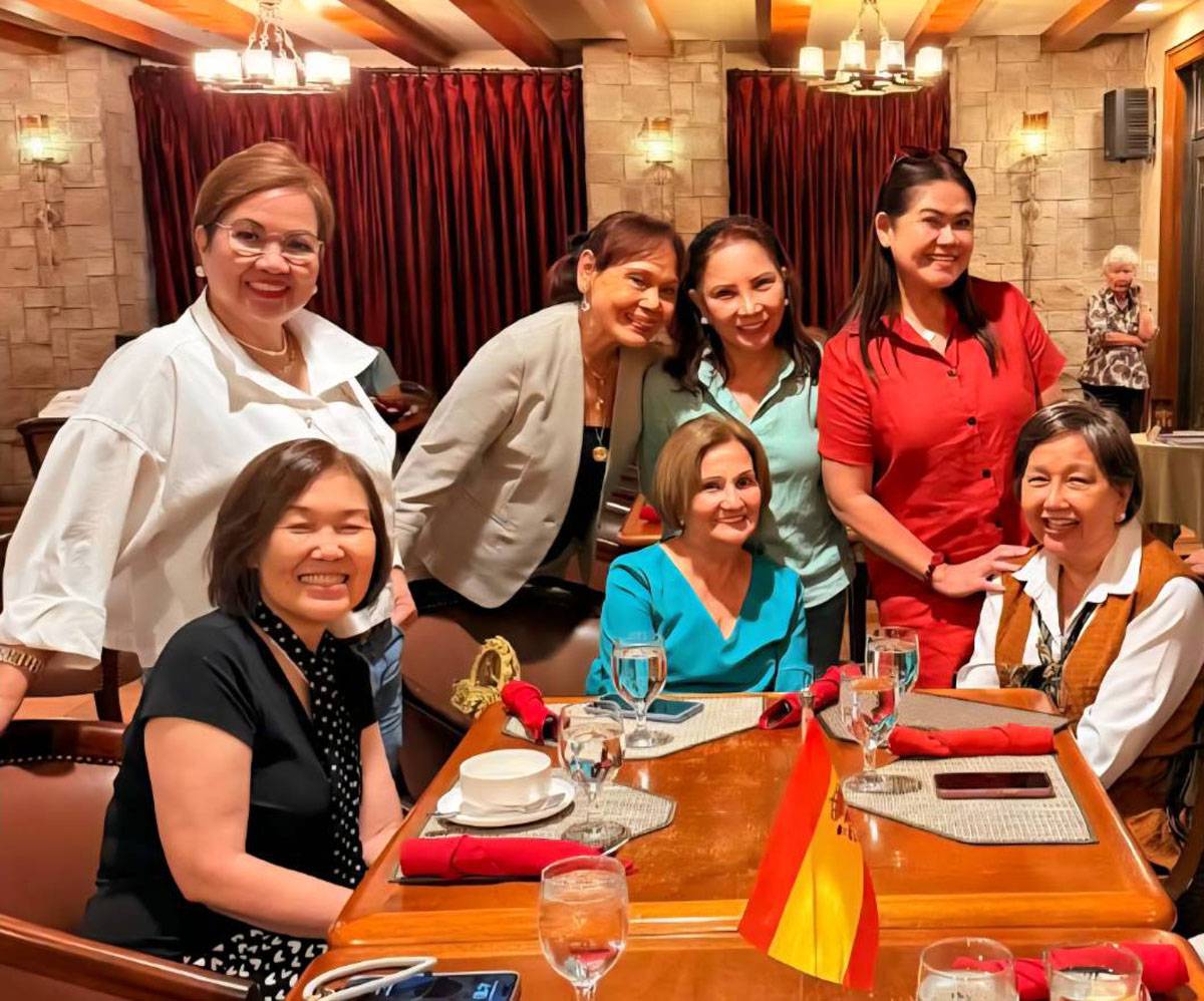 (SEATED) Anna Wright, Honey Loop and Dido Villasor; (Standing) Pinky Chang, Tessie Javier, Merian Tirol and Sonia Yuvallos.
