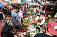 Last-minute shopping for Media Noche