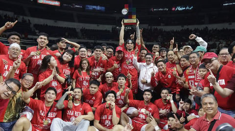 Green, red sparkle in college basketball 