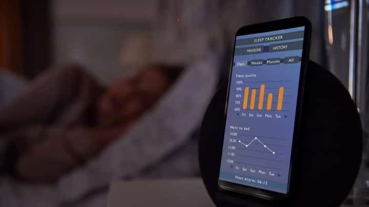 SMARTPHONES, with other smart gadgets, can nudge people towards sleeping more amid the present rat race.