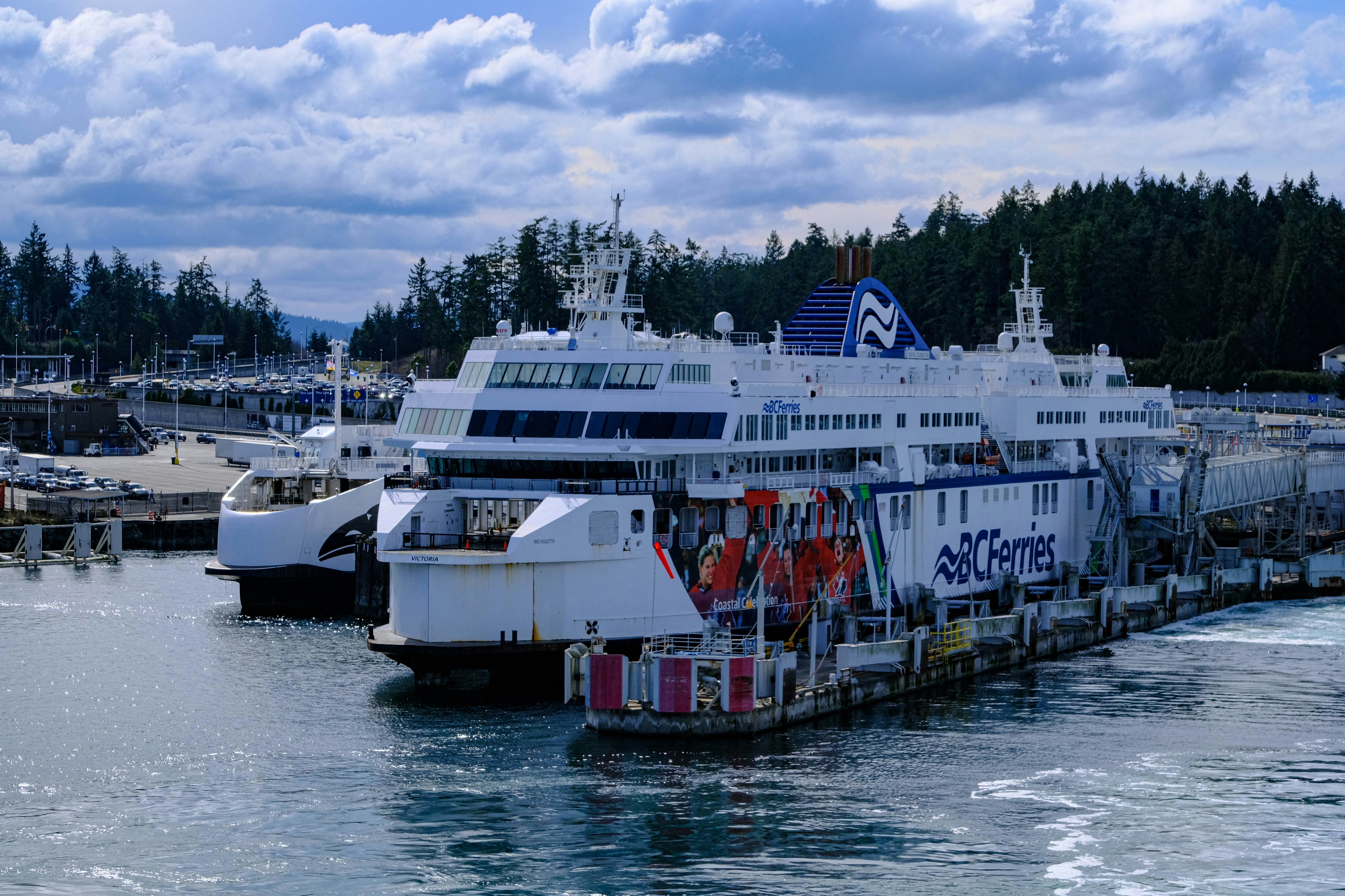 Ferry boats leaving Tacloban route as San Juanico load limits rise
