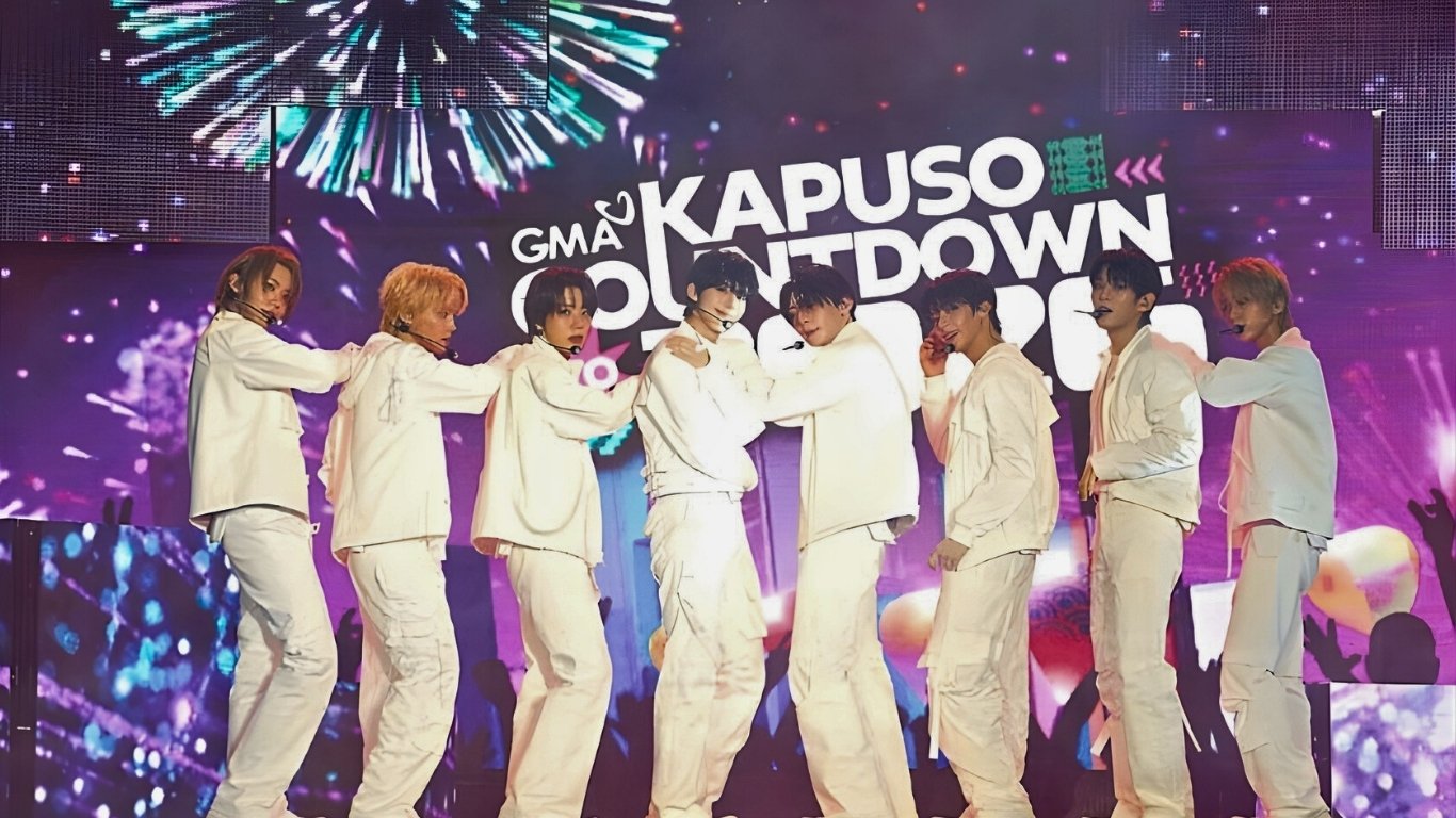 AHOF leads 250,000-strong crowd at SM Mall of Asia’s New Year’s Eve Countdown to 2026