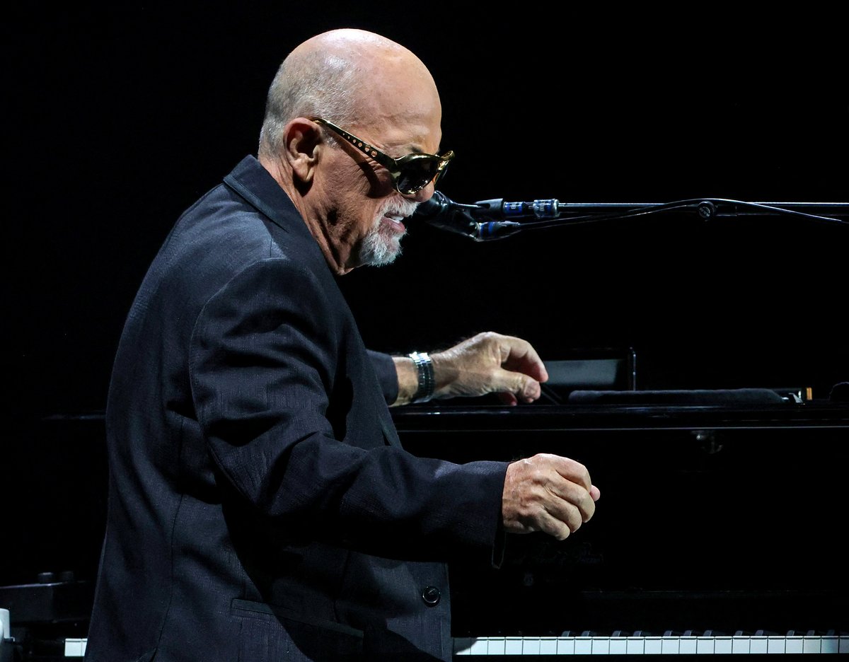 Billy Joel performs live for first time since revealing brain condition