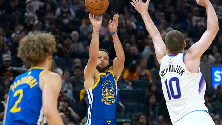 STEPHEN Curry drops 30 of his 31 points in the third quarter to power the Golden State Warriors to a 123-114 win over the Utah Jazz in NBA.