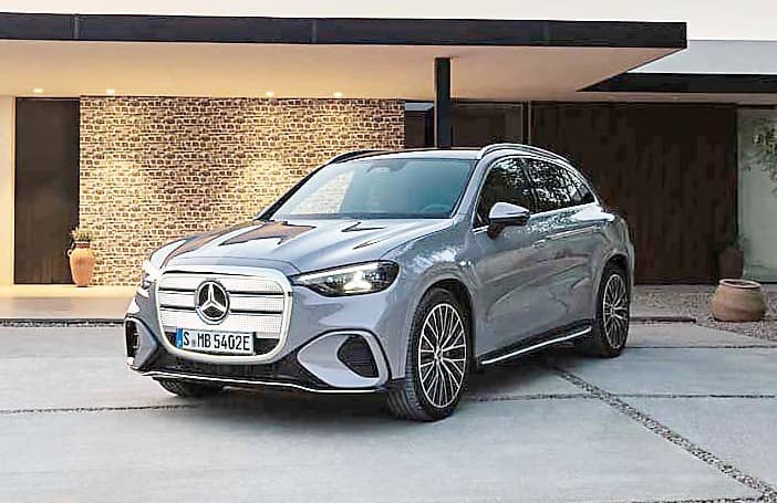 THE electric GLC features the wide MBUX Hyperscreen and a layout focused on digital controls, comfort and immersive audio.