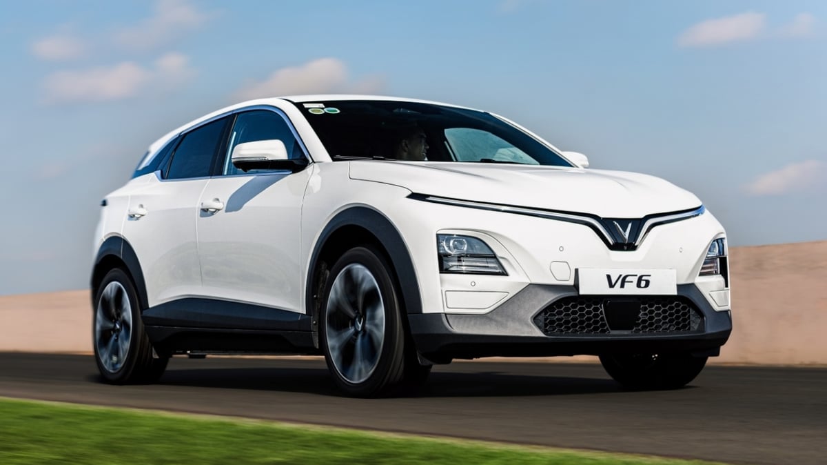THE VF6 is shown on the road as the company builds its electric vehicle lineup alongside a wider after-sales support network.
