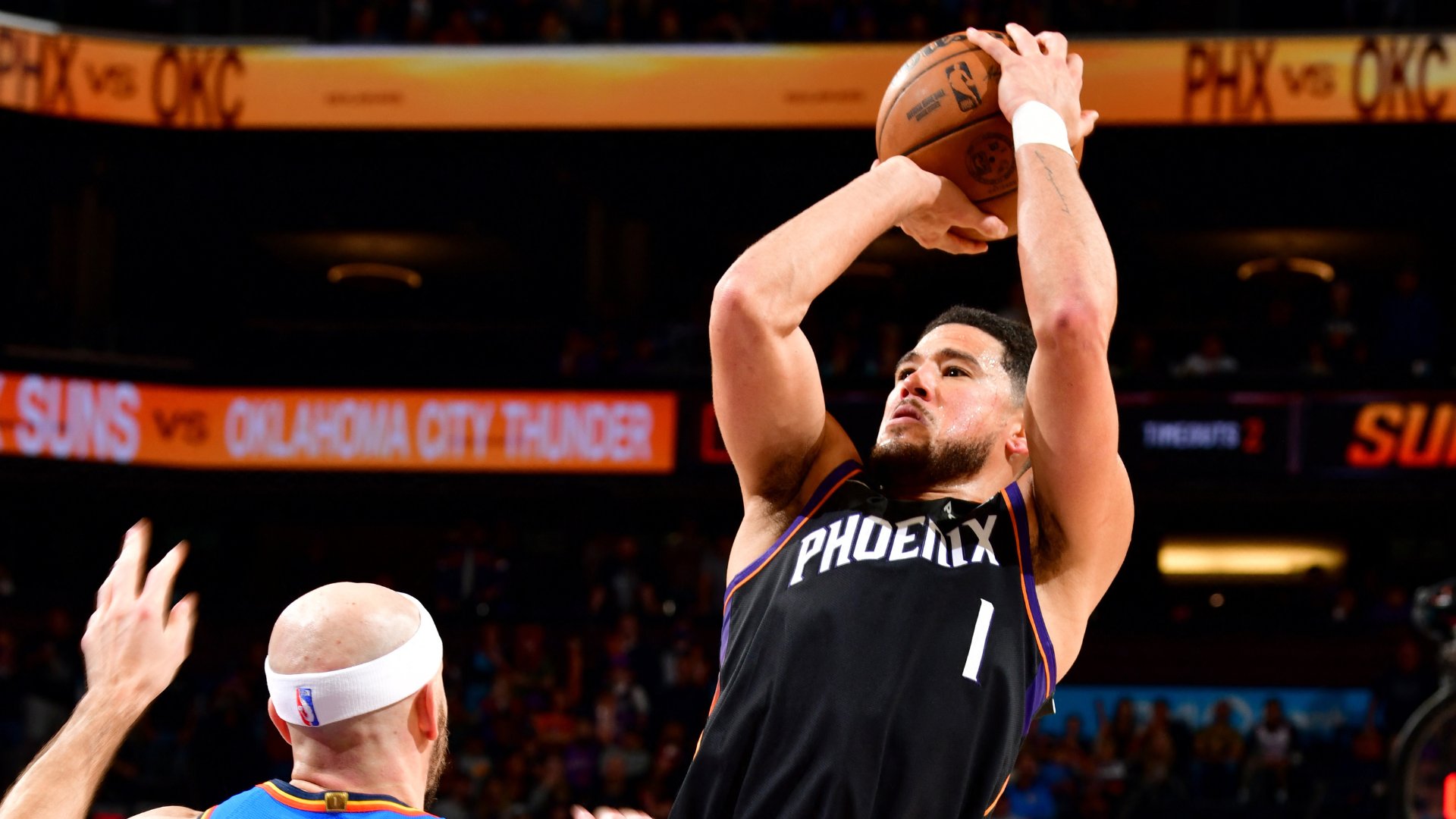 Booker drills game-winner as Suns stun Thunder