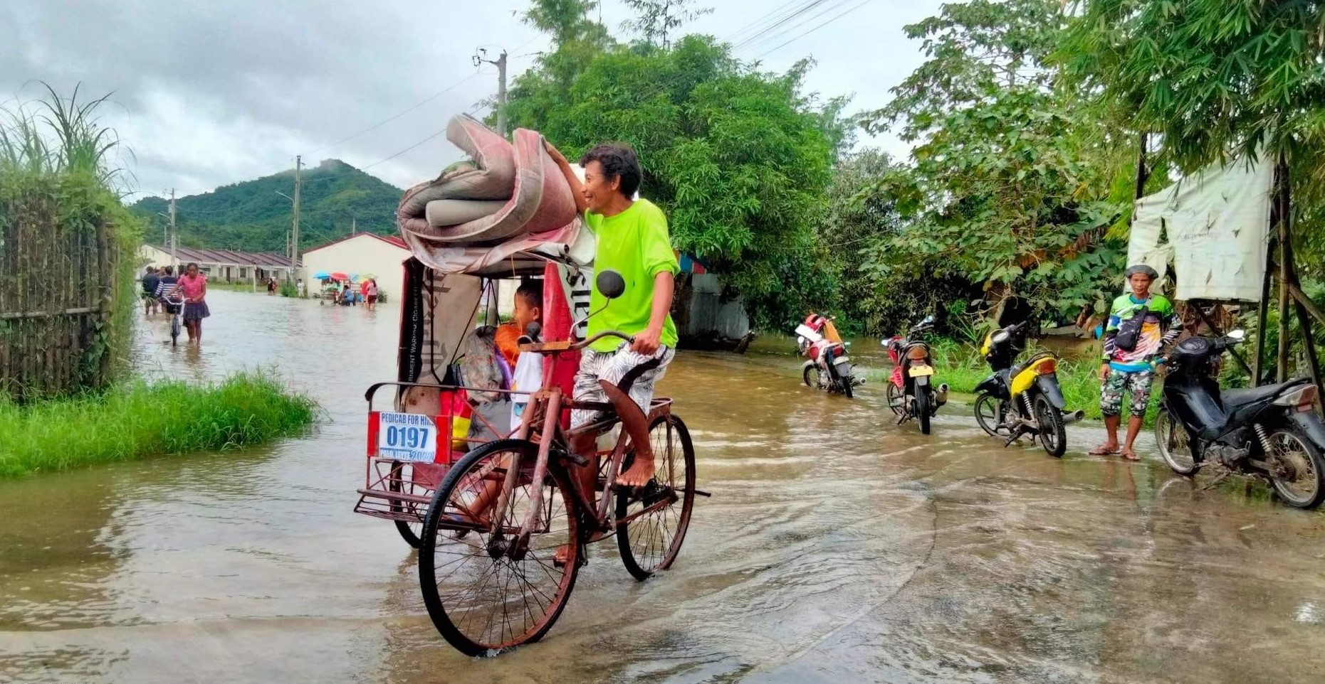 Flood inundates Yolanda housing village