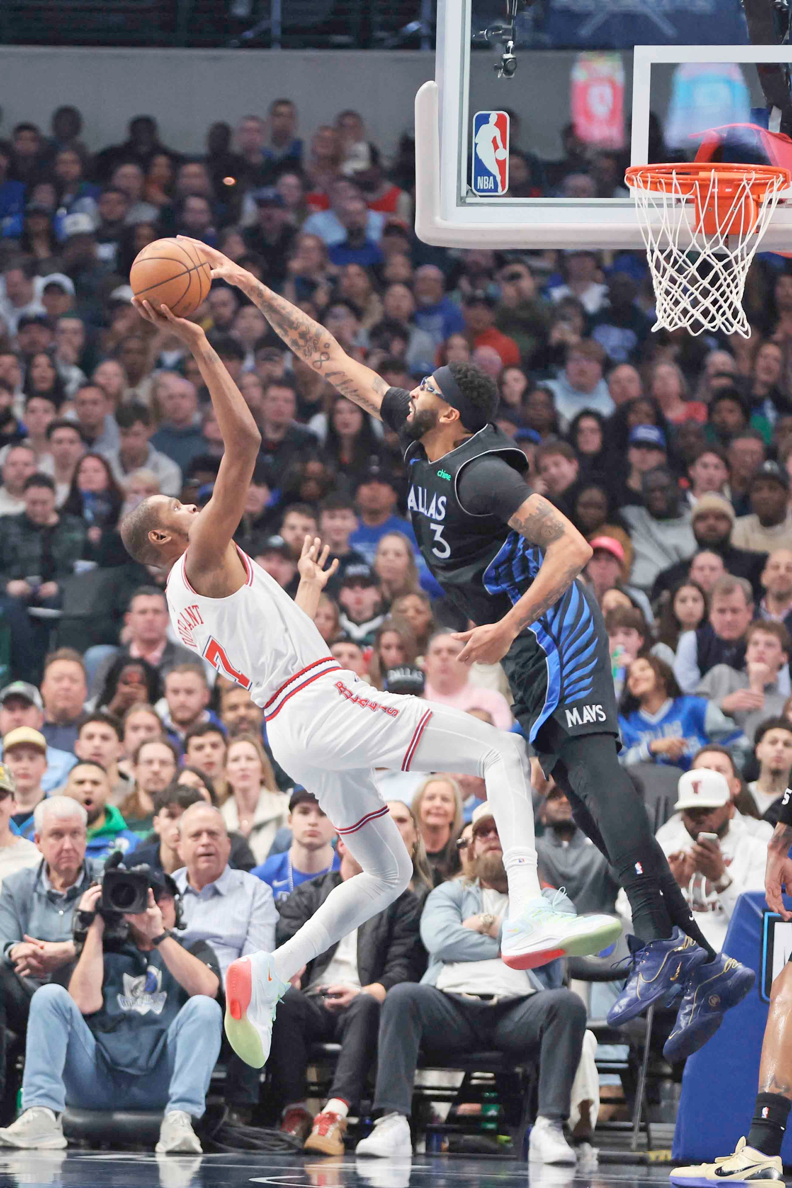 Mavericks, Rockets set Macau duel