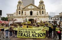 Members of environmental group EcoWaste Coalition hold brooms and sticks as they gather at Plaza Miranda in front of the Minor Basilica and National Shrine of Jesus Nazareno in Quiapo, Manila, on Tuesday, 6 January 2026, calling on devotees attending this year’s Traslacion to keep the festivities free of trash.
The group urges devotees and vendors to avoid single-use plastics, practice reuse, and refrain from littering during the procession.