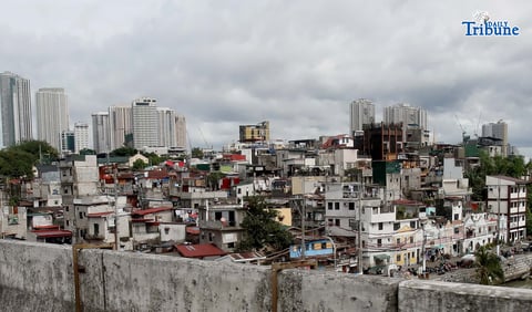 Foreign investments slump to 10-year low