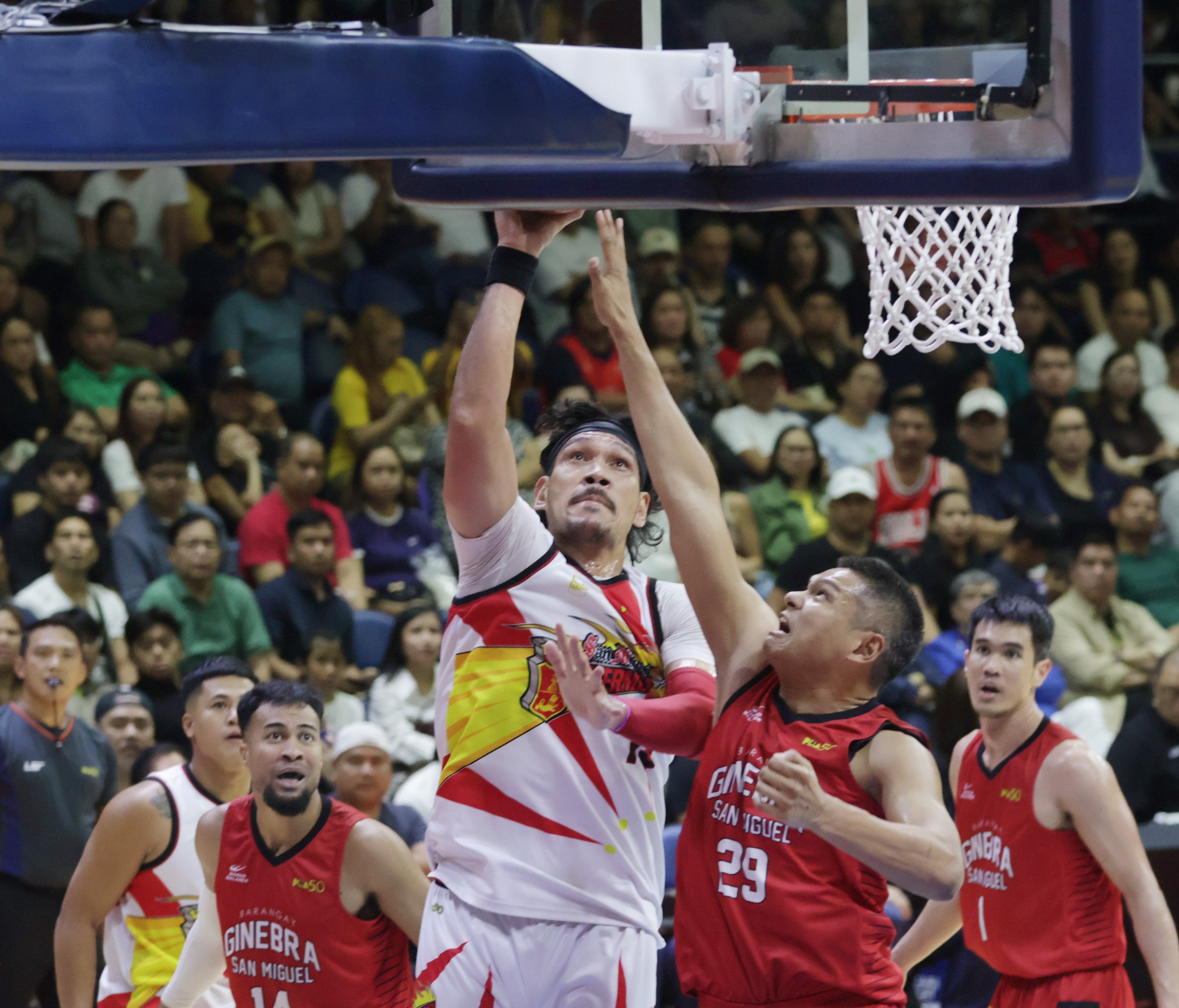 Fajardo plays on despite pain