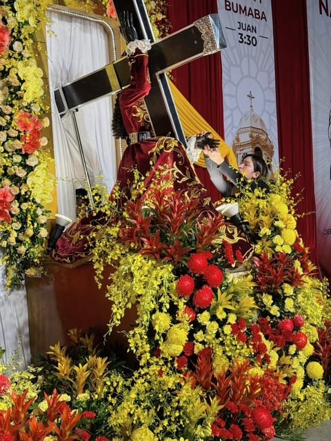 DESPITE feeling under the weather, Kapamilya singer Angeline Quinto paid her respects to the Nazareno, a tradition she learned since childhood.