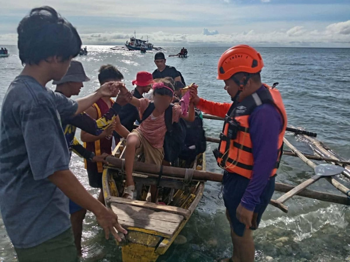 Bangka na may lulang 50 pasahero nasagip sa Marinduque