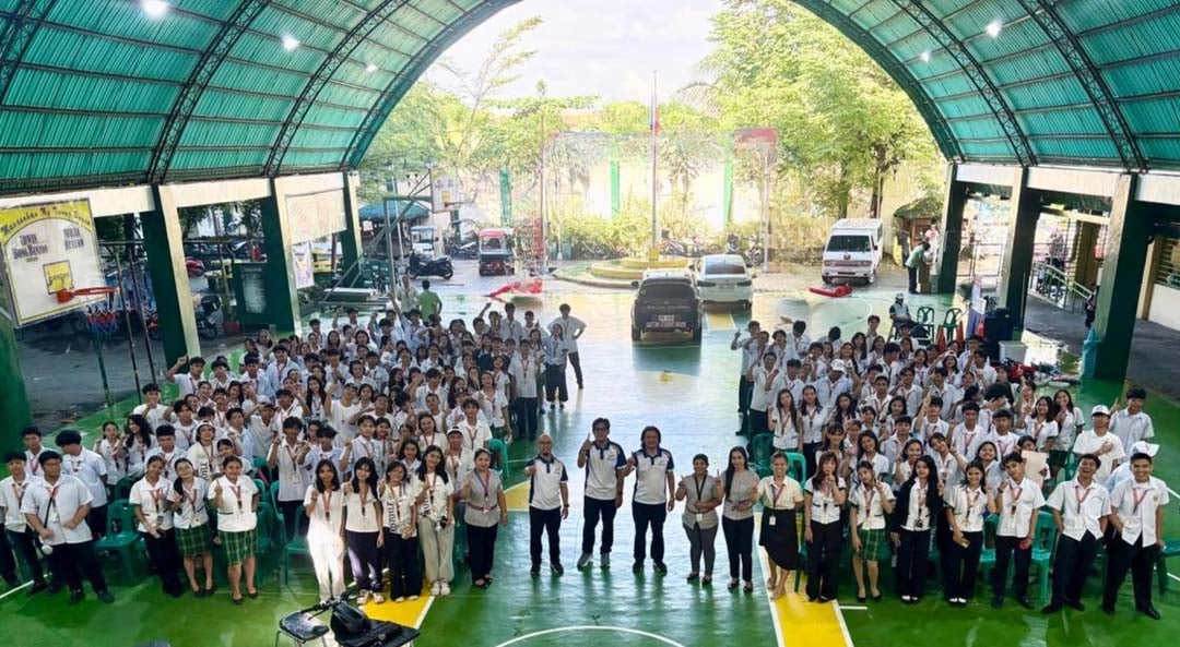 180 senior high school learners with their professors and Honda Philippines Inc.