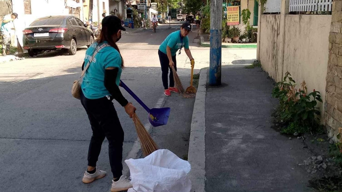 Cainta launches town-wide sweeping program
