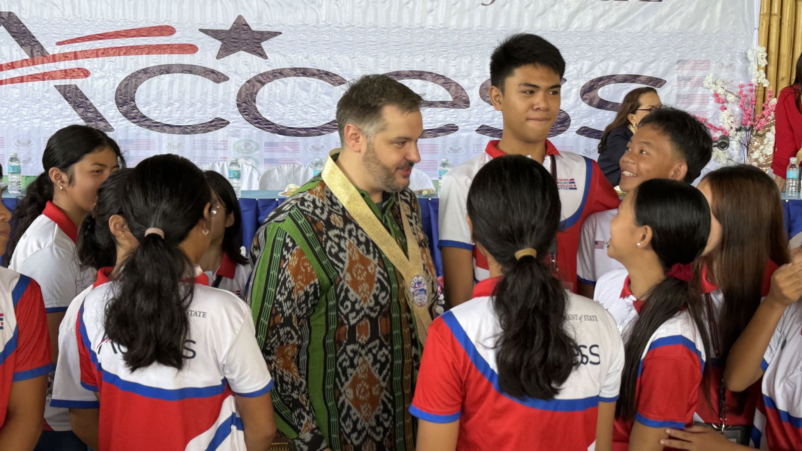 U.S. Embassy launches new English Access cohorts for 150 Filipino students