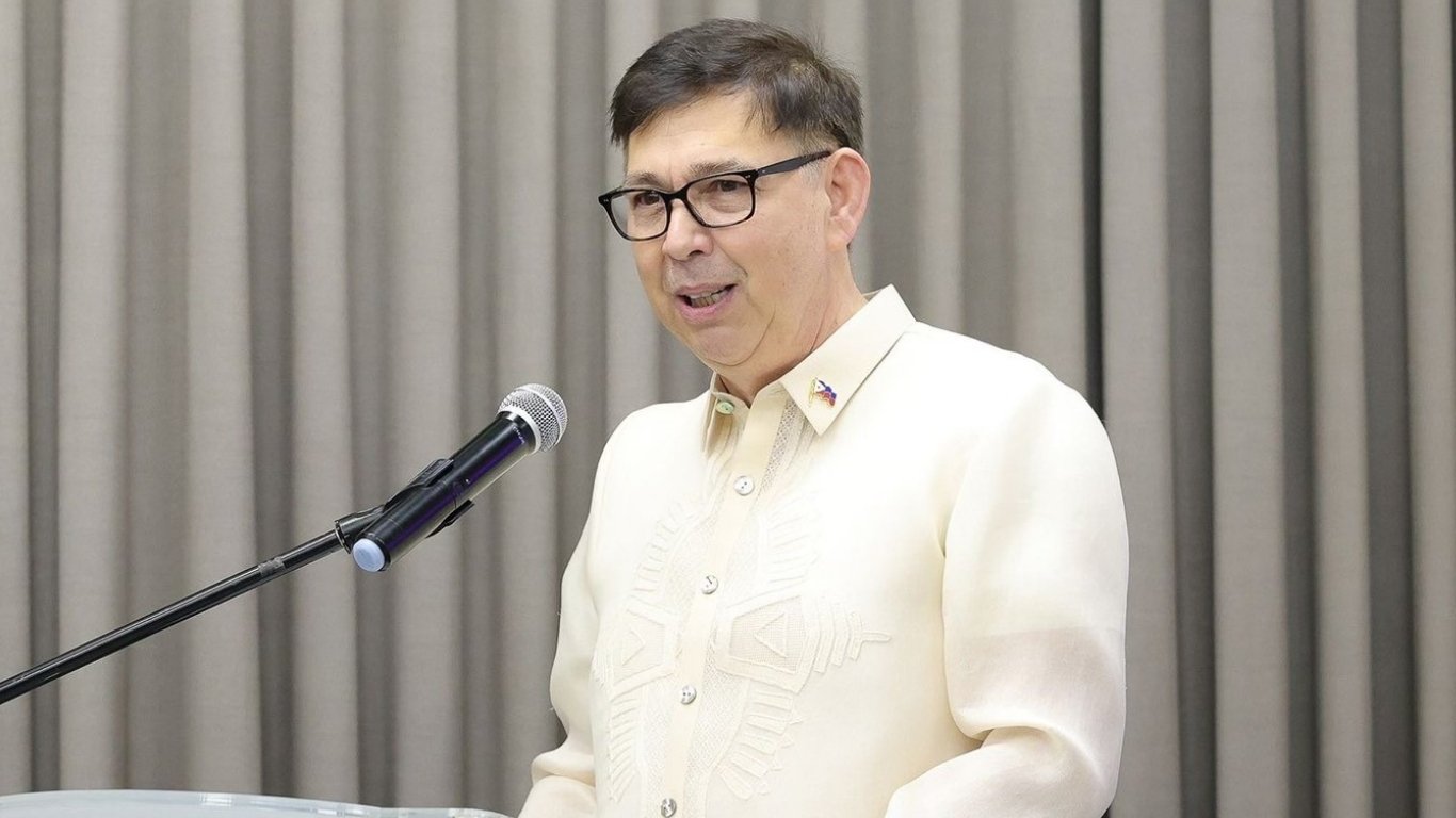 ES dismisses talk of Cabinet revamp