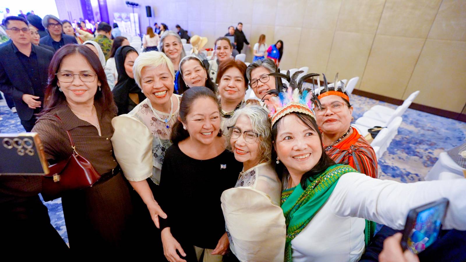 FL brings Dubai OFWs joy