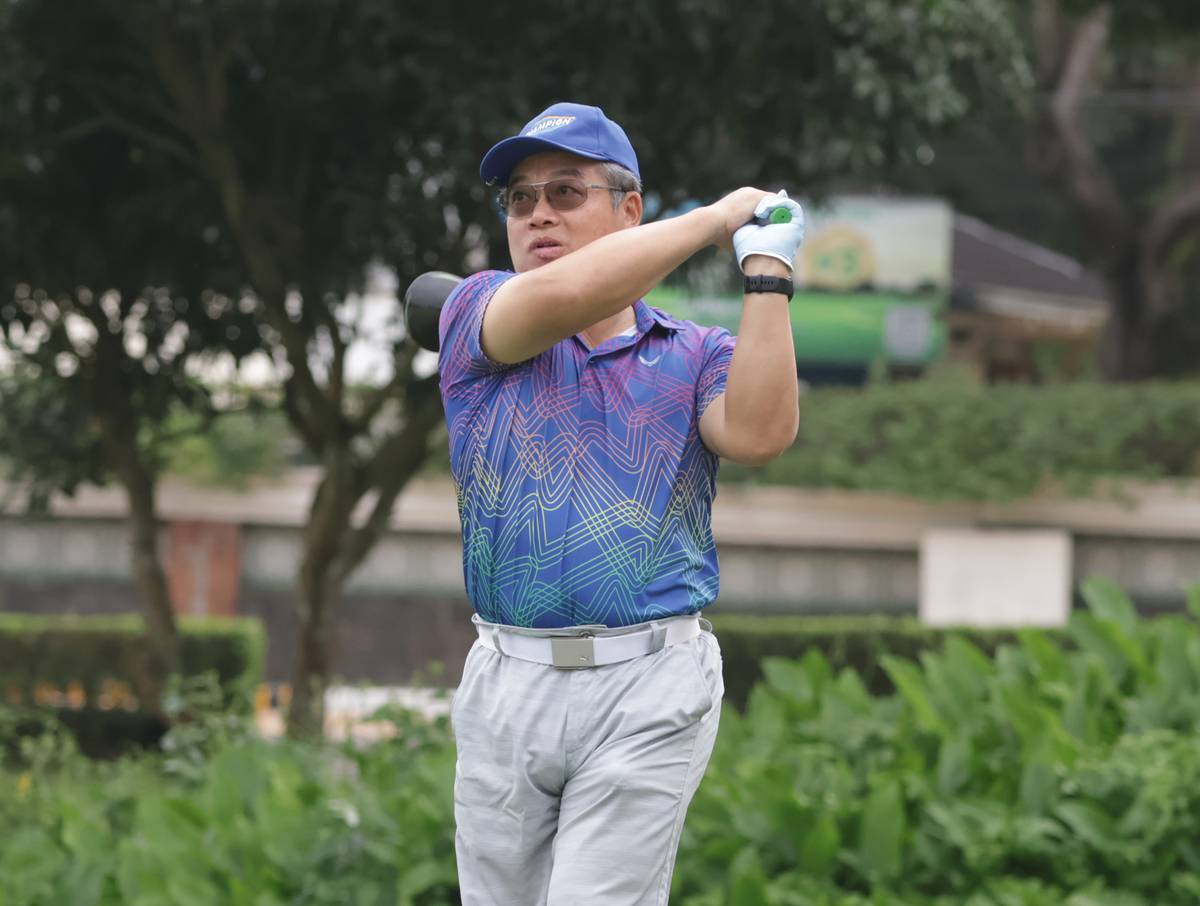 AMBASSADOR Wallace Chow of Taiwan watches his tee shot during the Taiwan 2026 New Year’s Golf Tournament, organized by the Taipei Economic and Cultural Office in the Philippines, at Orchard Golf & Country Club in Dasmariñas, Cavite.