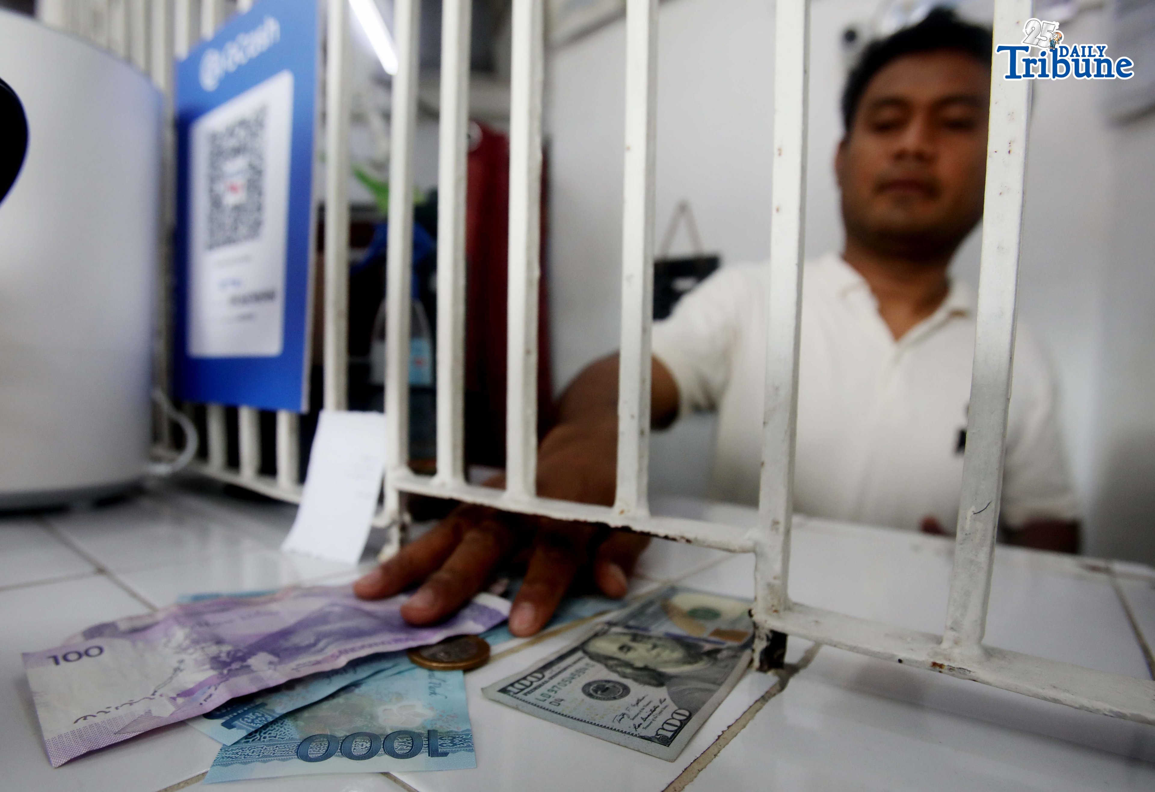 Peso hits new record low as market snaps 5-day streak