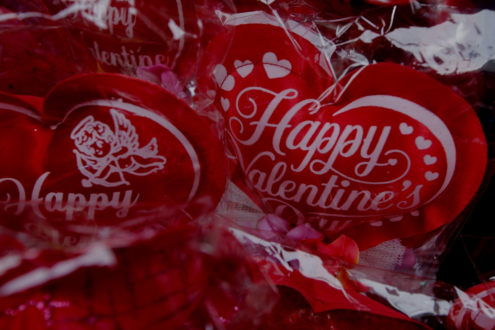 Valentine's Day is in the air for sidewalk vendors in Divisoria, Manila, on 15 January 2025, as they start selling plastic flowers, cards, plushies, gift items, and other novelty products. Gift items can go as low as 10 pesos and as high as 350 pesos.