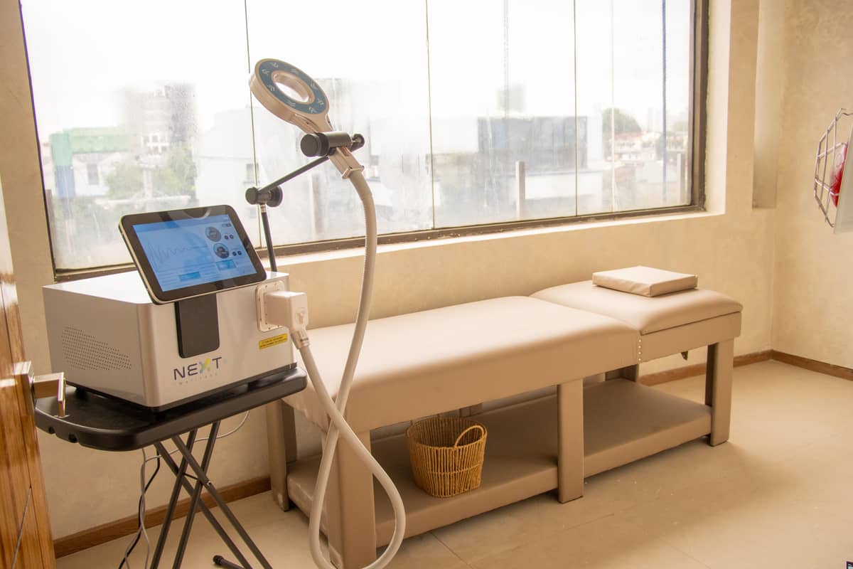 MAGNETO pulse treatment room.