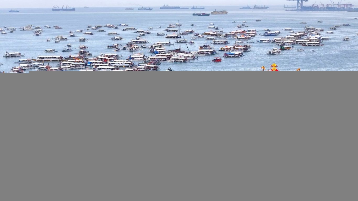 Sto. Niño fluvial procession draws thousands