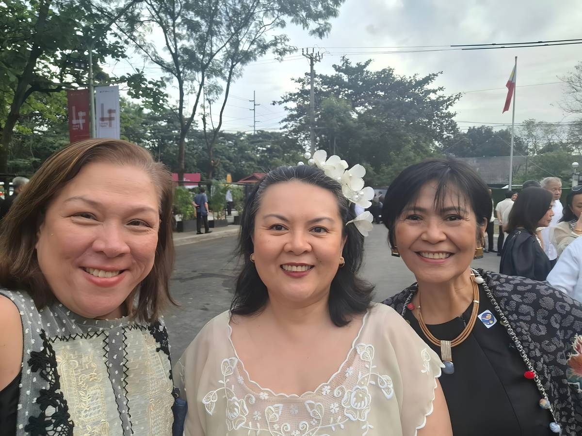 HABI'S Mia Villanueva and Rambie Lim with Tina Bonoan.