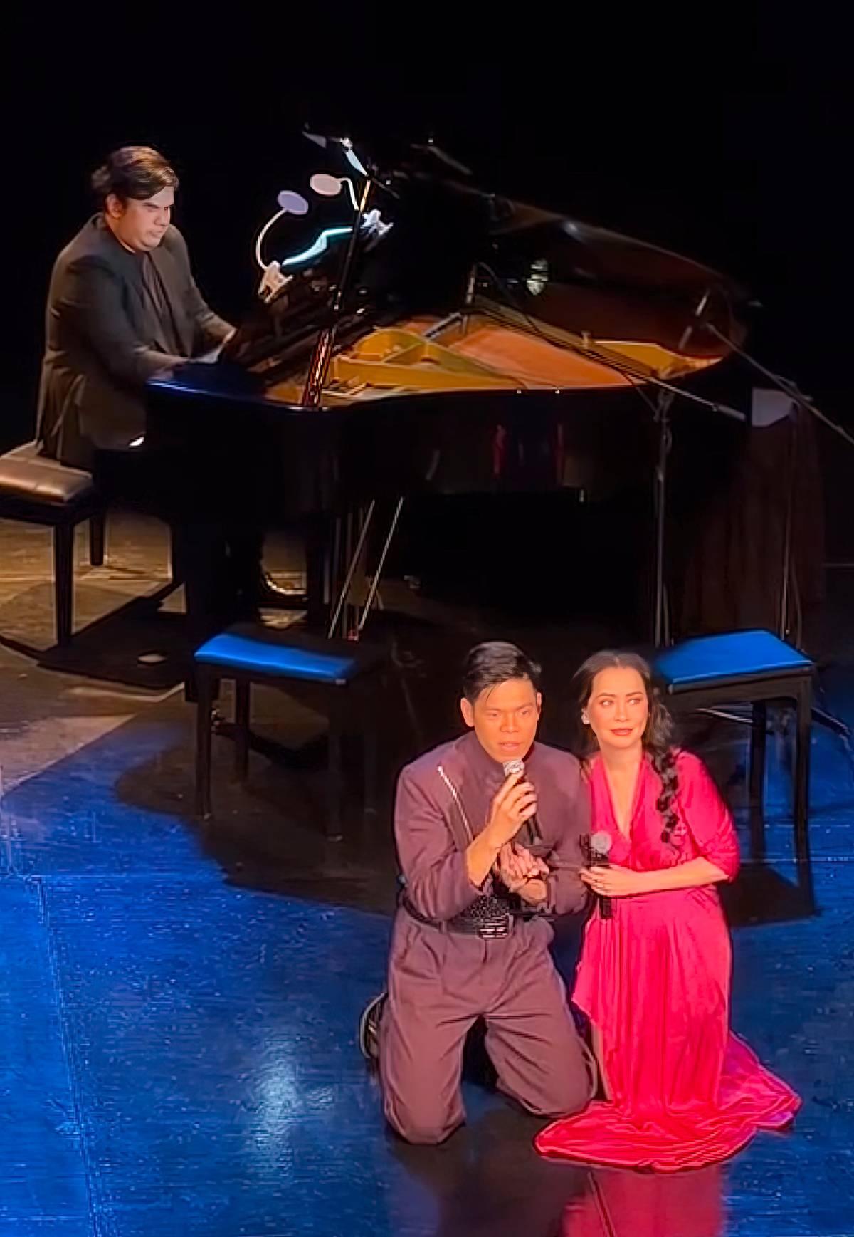 THE duo on stage, accompanied by friend, pianist and musical director 
EJ Yatco.