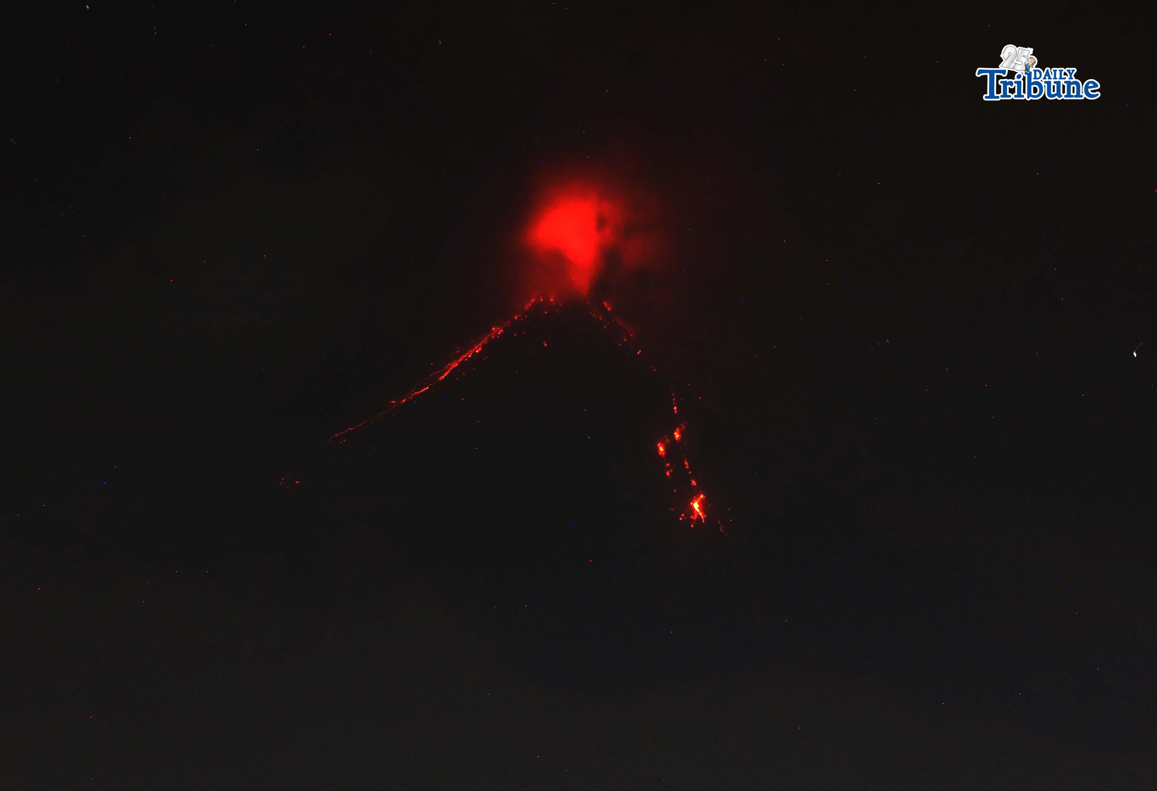 Unrest persists at Mayon
